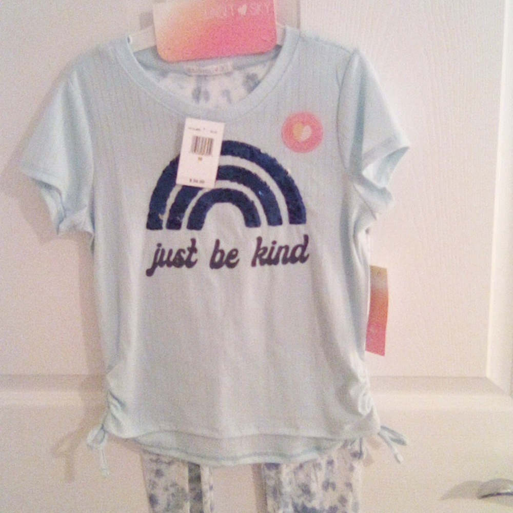 Girls 2piece set.